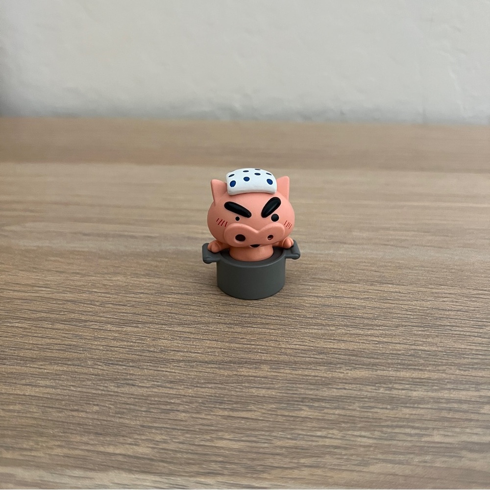 Crayon Shin Chan Buriburizaemon Gachapon Mini Figure Figurine Pig in Onsen Bath